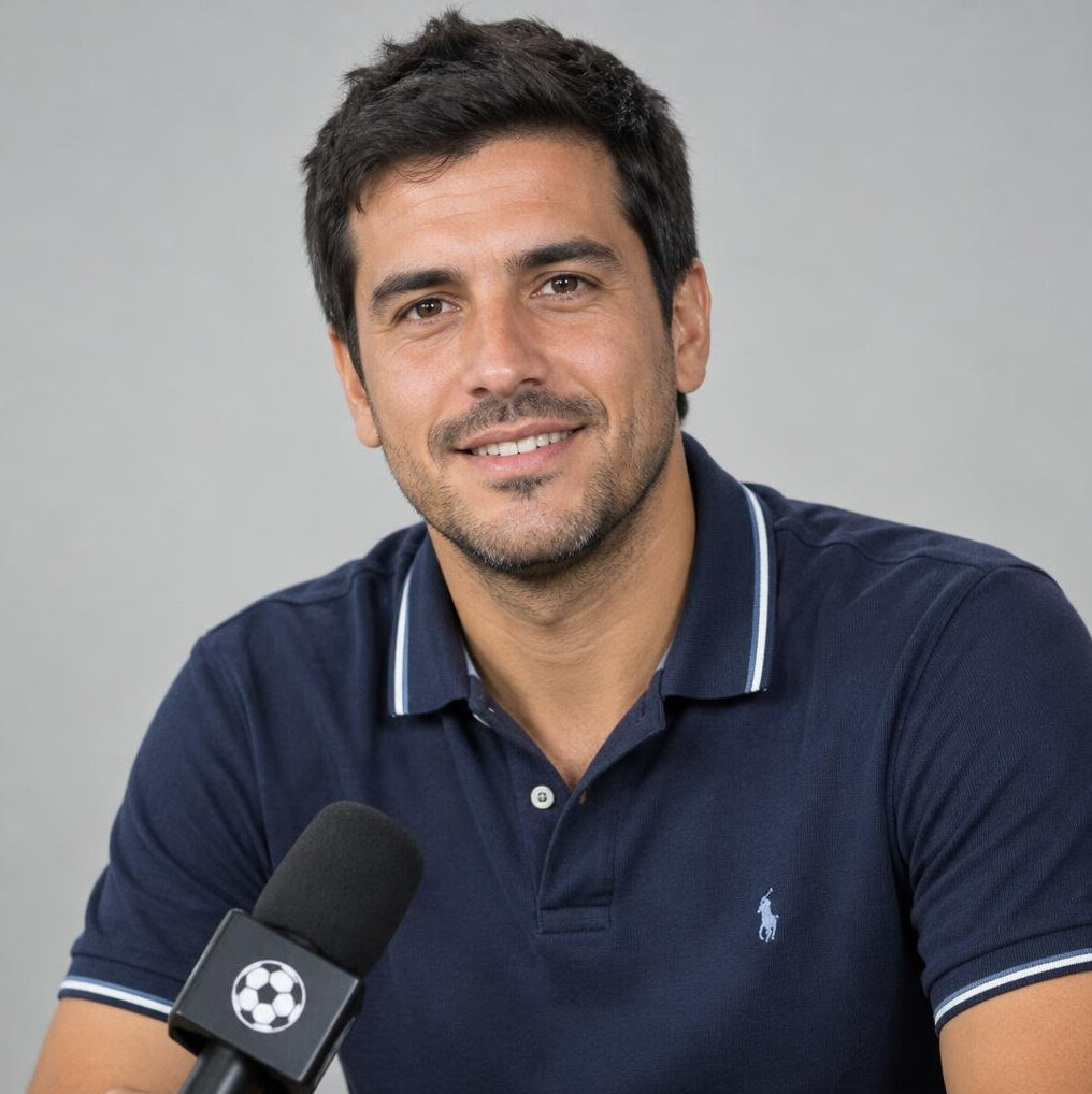 Portrait of a smiling man sports reporter
